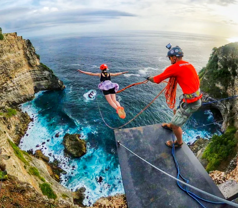 Nusa-Penida-Bungee-jumping